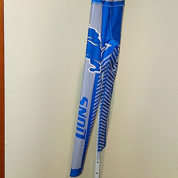 DETROIT LIONS WOMEN'S NFL LOGO LEGGINGS - Picture 3 of 7